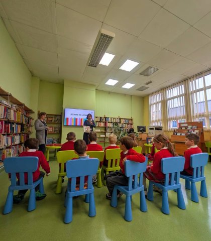 Pasowanie na Czytelnika klasy 2A (7).jpg
