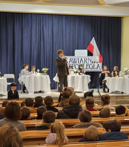 Szkolne obchody Dnia Niepodległości (1).jpg
