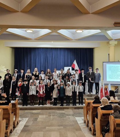 Szkolne obchody Dnia Niepodległości (4).jpg