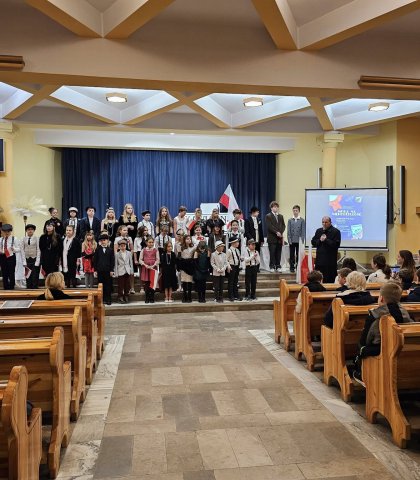 Szkolne obchody Dnia Niepodległości (8).jpg