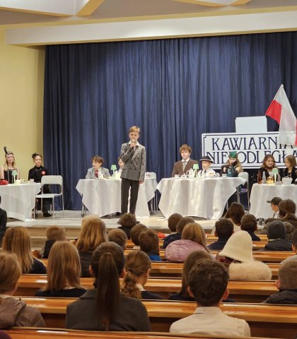 Szkolne obchody Dnia Niepodległości (10).jpg