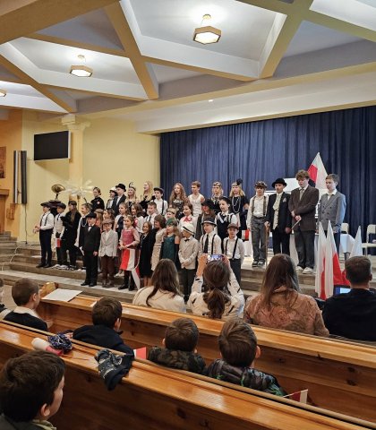 Szkolne obchody Dnia Niepodległości (13).jpg
