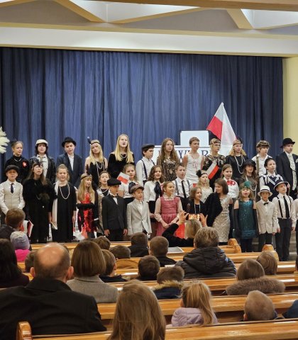 Szkolne obchody Dnia Niepodległości (23).jpg