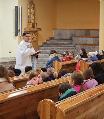 Liturgiczne wspomnienie Ofiarowania NMP w świątyni (1).jpg