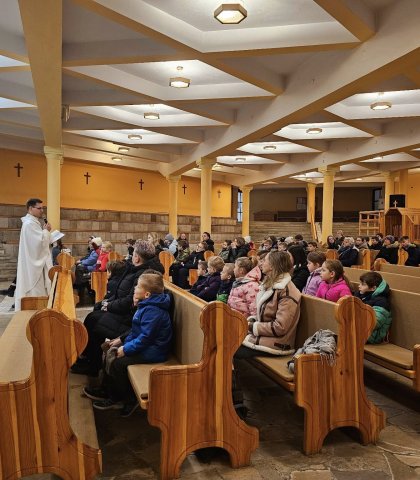 Liturgiczne wspomnienie Ofiarowania NMP w świątyni (2).jpg