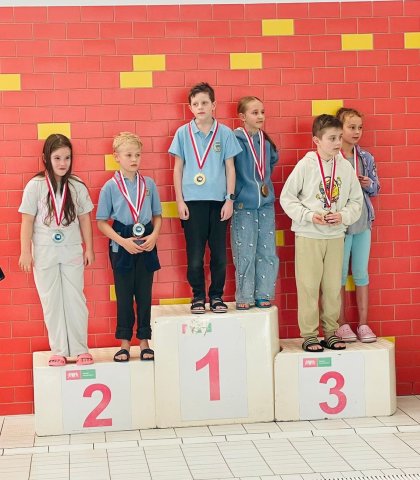 X Szkolne Mistrzostwa Wyspy Portowej w pływaniu (13).jpg
