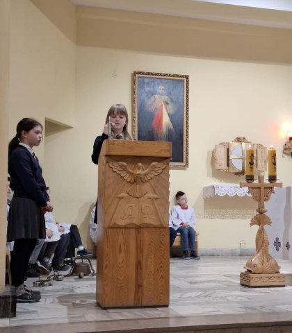 Ostatnia przedświąteczna Eucharystia szkolna (4).jpeg