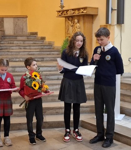 Ostatnia przedświąteczna Eucharystia szkolna (15).jpeg