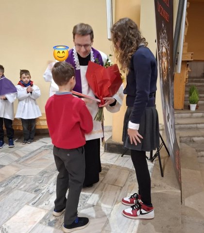 Ostatnia przedświąteczna Eucharystia szkolna (17).jpeg