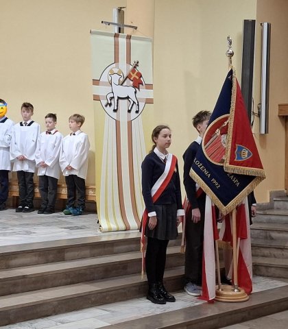 Eucharystia i uroczysta akademia (8).jpeg