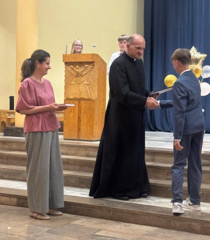 Pożegnanie tegorocznych absolwentów (38).jpeg