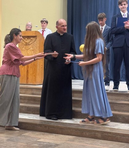 Pożegnanie tegorocznych absolwentów (39).jpeg