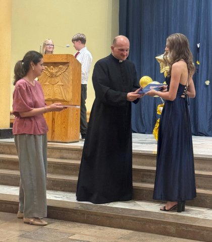 Pożegnanie tegorocznych absolwentów (55).jpeg