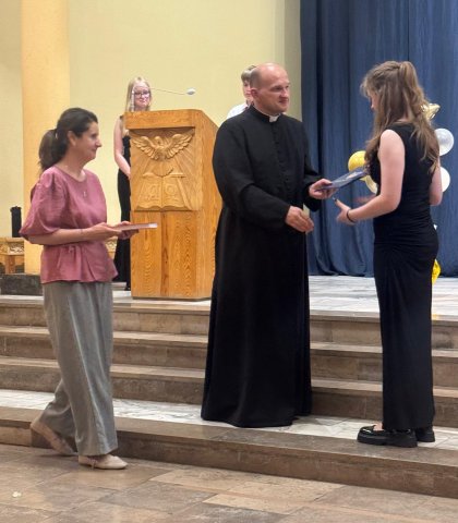 Pożegnanie tegorocznych absolwentów (56).jpeg