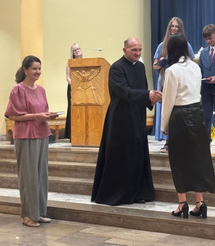 Pożegnanie tegorocznych absolwentów (58).jpeg