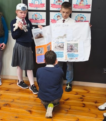 Wernisaż podsumowujący Brązową Szkołę (11).jpeg