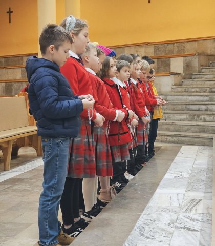 Poświęcenie różańców (8).jpg