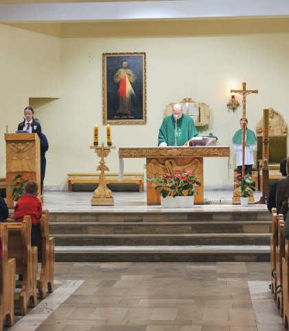 Piątkowa Eucharystia (2).jpg